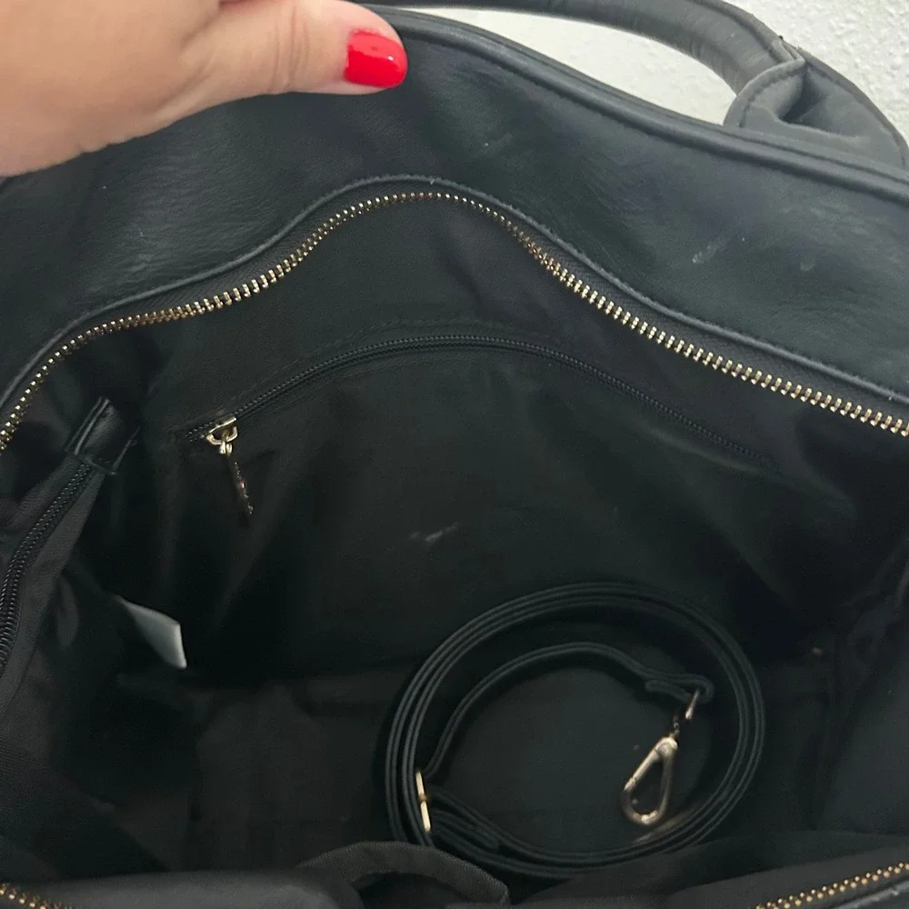 The Honest Co Everything Diaper Bag Black Vegan Leather Tote 10+ pockets
